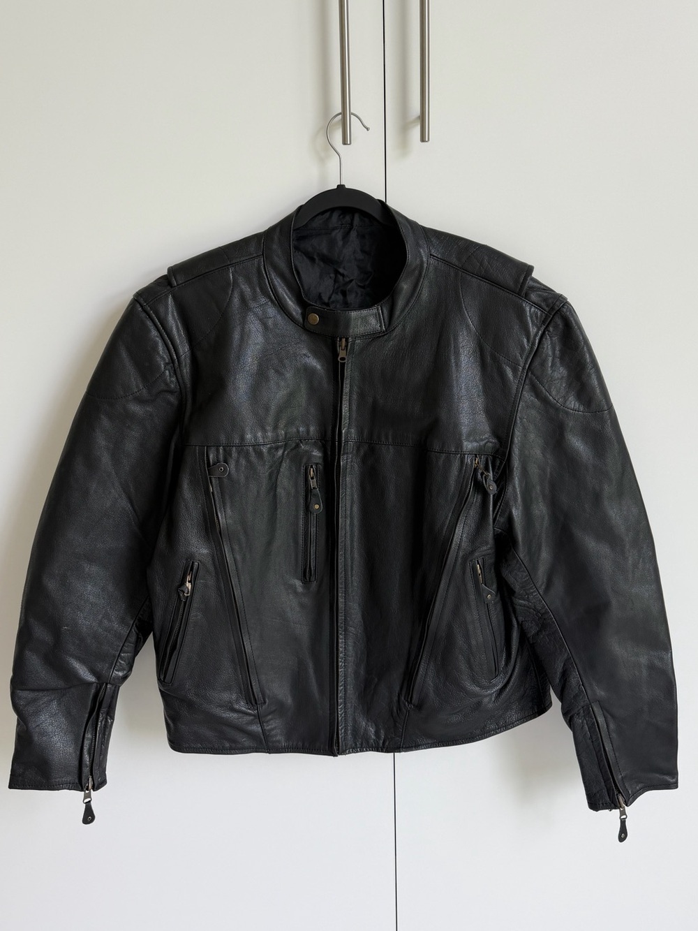 Leather Gallery Black Leather Motorcycle Jacket Men’s L Waterproof Vented Zip